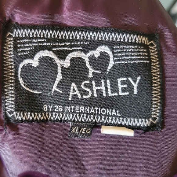 Ashley by 26 sleeveless jacket in purple. XL - Picture 5 of 7
